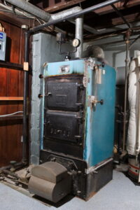 old-furnace-in-need-of-replacement